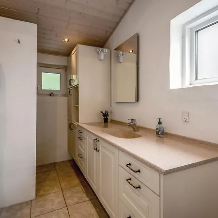 Eilke - 50m From The Sea By Interhome